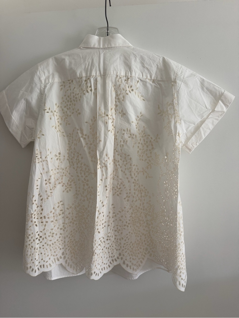 Sacai White Short-Sleeve Button Front Blouse with Lace Side Panels - Picture 2 of 11